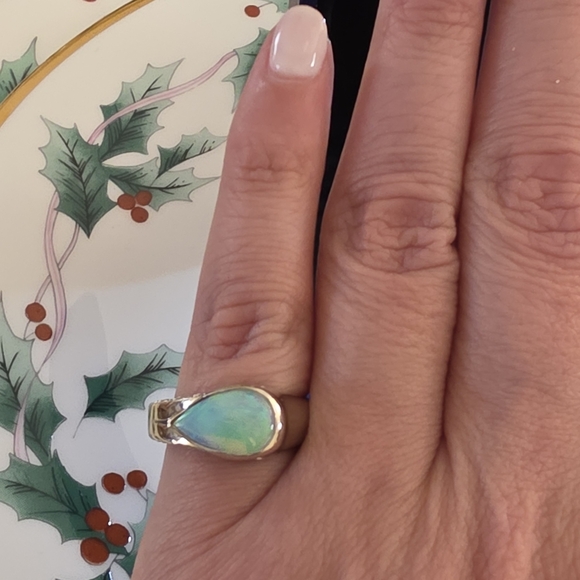 Over 10 Gram 14kt White Gold Ethiopian Opal And Diamond Ring - Picture 6 of 16